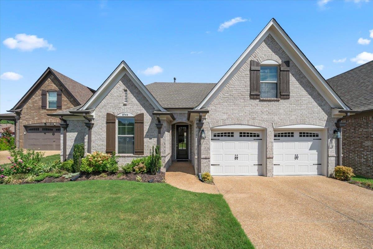 8544 WOODLAND ROSE CIR S