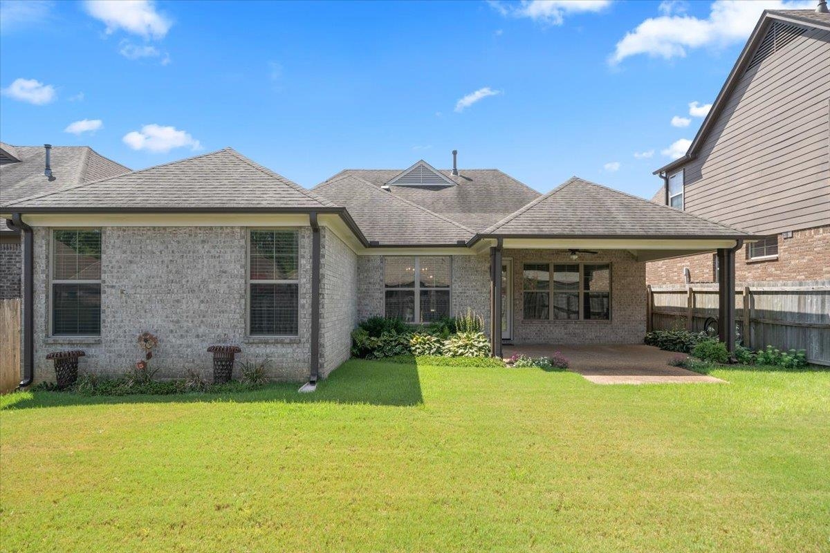 8544 WOODLAND ROSE CIR S