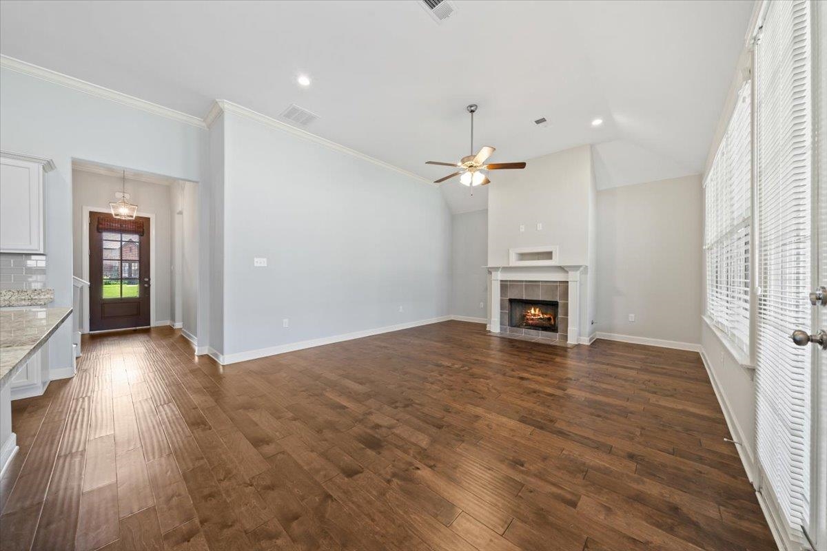 8544 WOODLAND ROSE CIR S