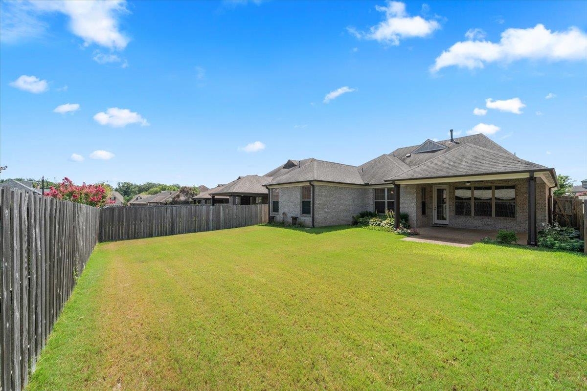 8544 WOODLAND ROSE CIR S