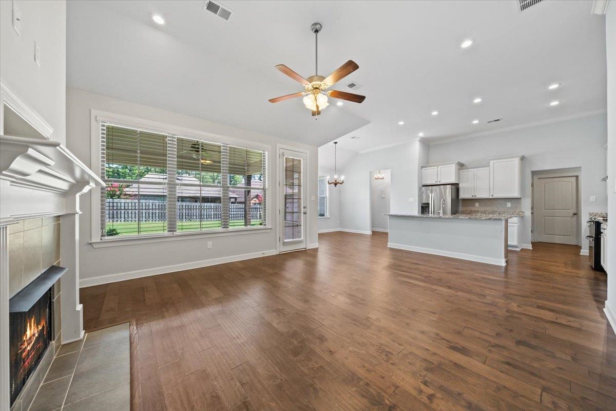 8544 WOODLAND ROSE CIR S