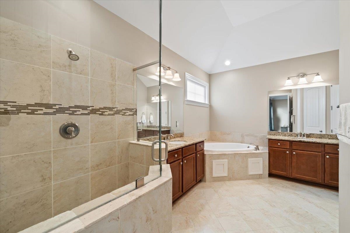 8571 WOODLAND ROSE CIR S