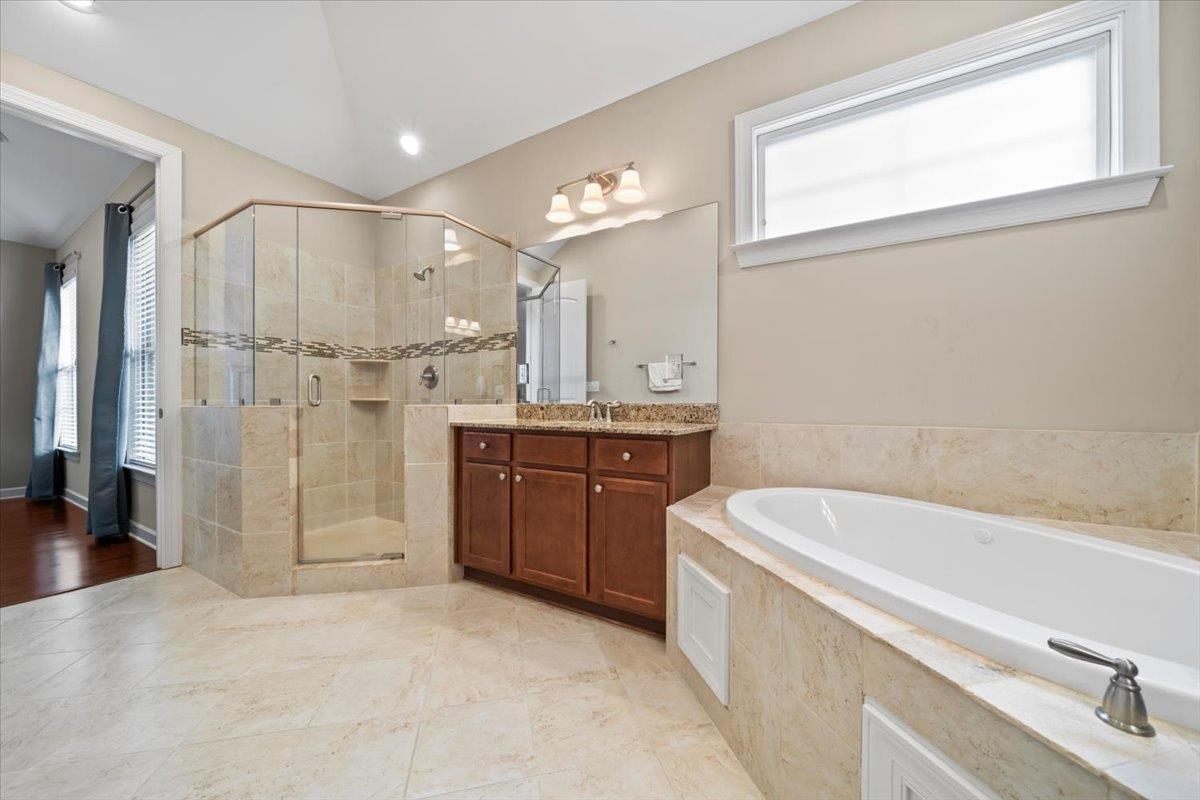 8571 WOODLAND ROSE CIR S