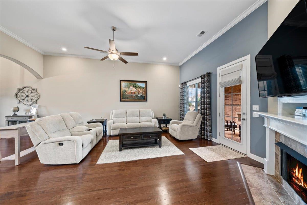 8571 WOODLAND ROSE CIR S