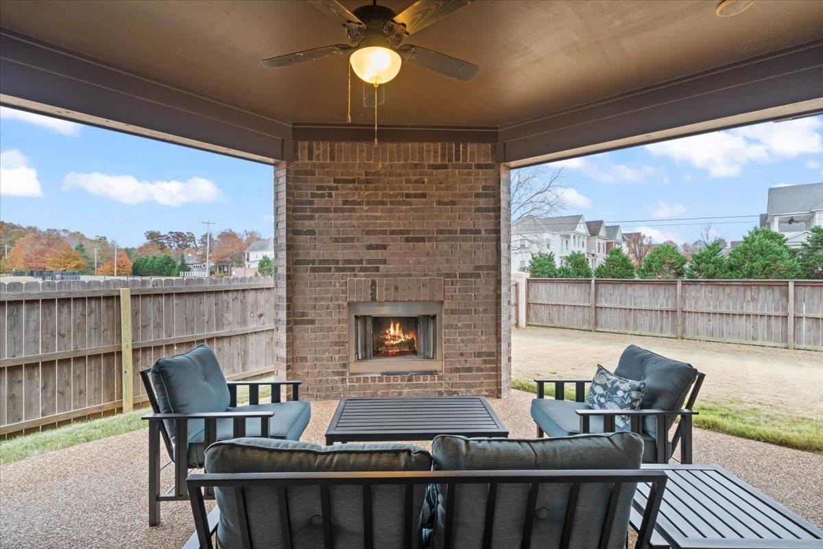 8571 WOODLAND ROSE CIR S