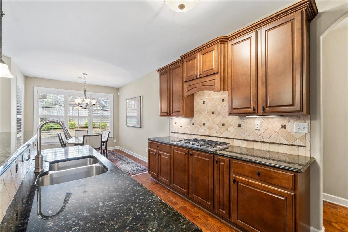 8556 WOODLAND ROSE CIR N