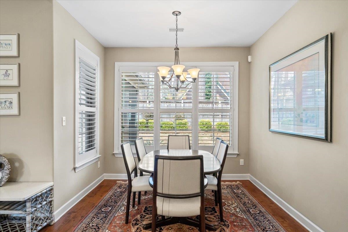 8556 WOODLAND ROSE CIR N