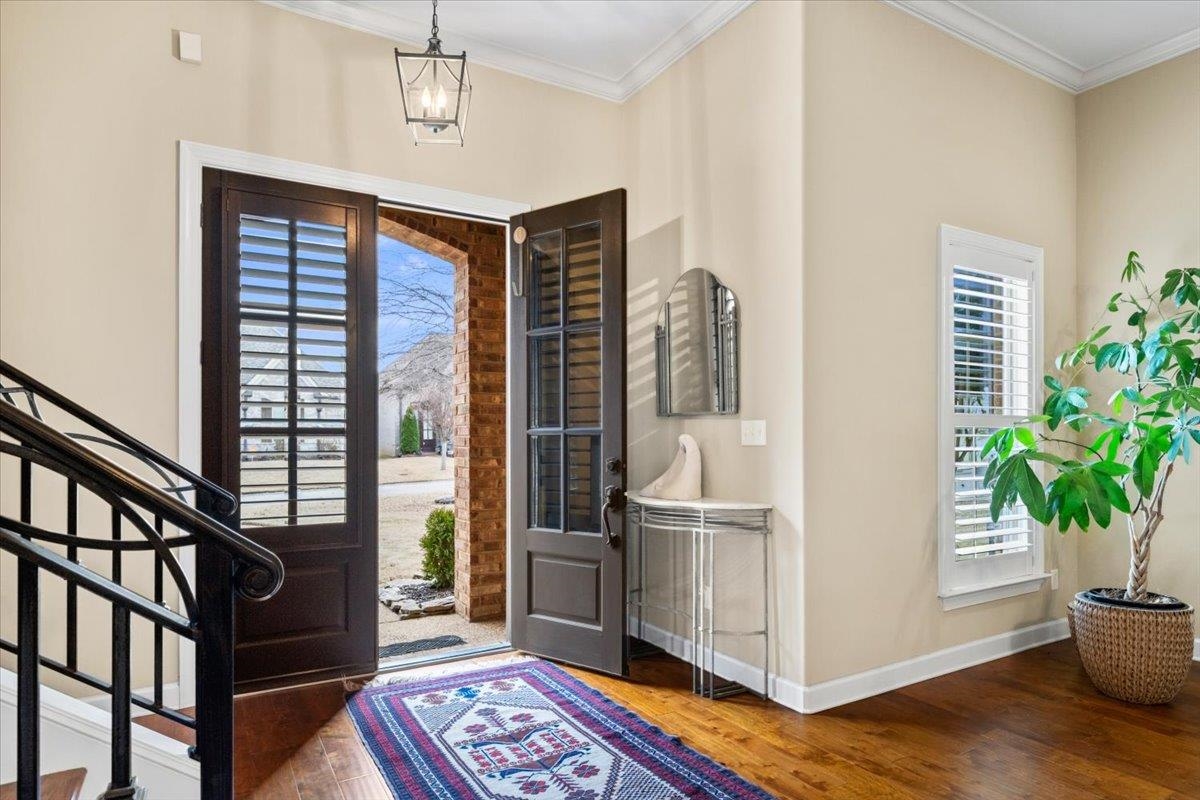 8556 WOODLAND ROSE CIR N