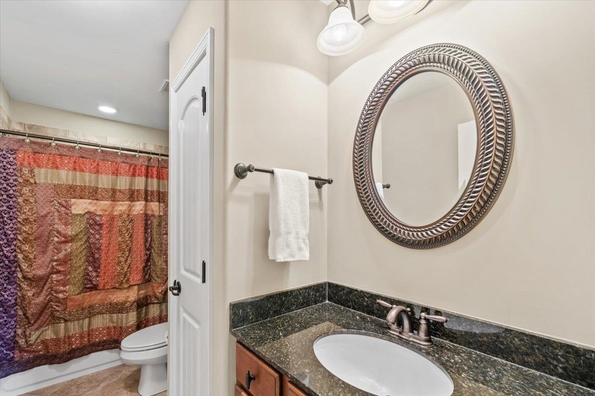 8556 WOODLAND ROSE CIR N