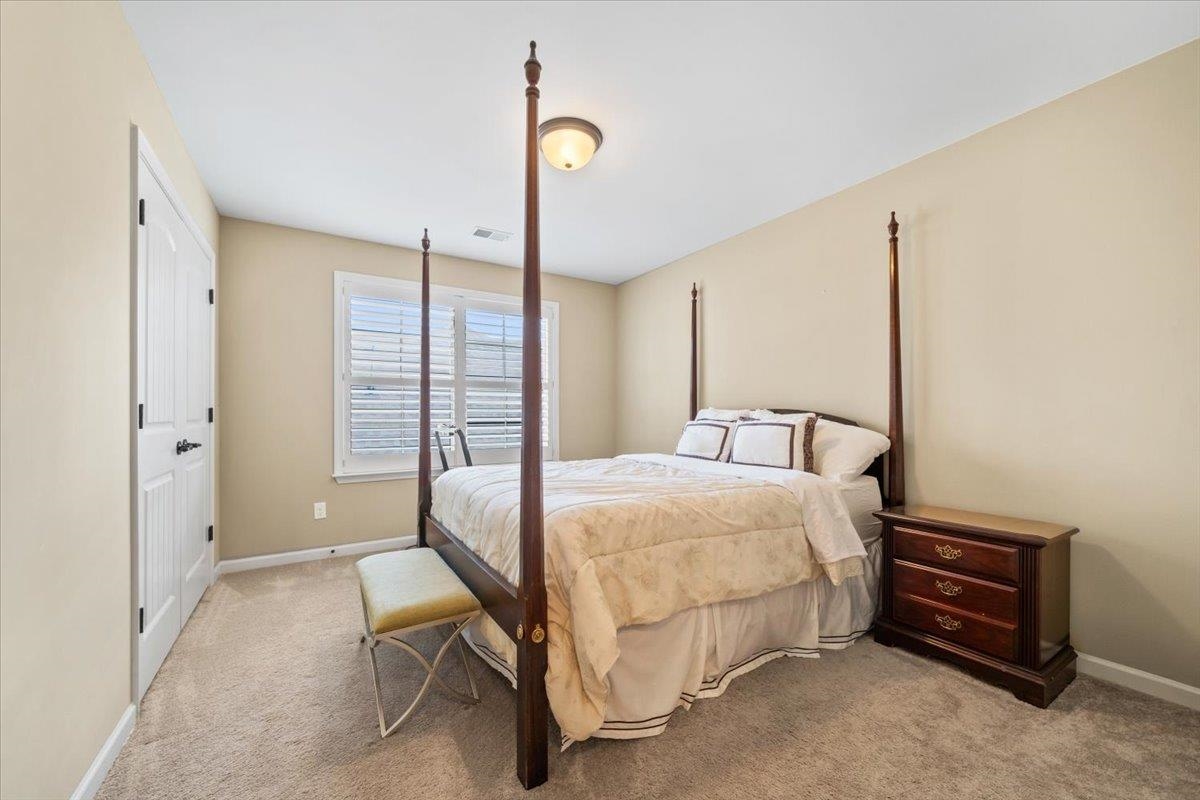 8556 WOODLAND ROSE CIR N