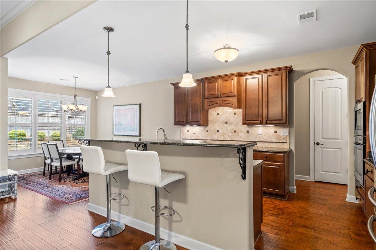 8556 WOODLAND ROSE CIR N