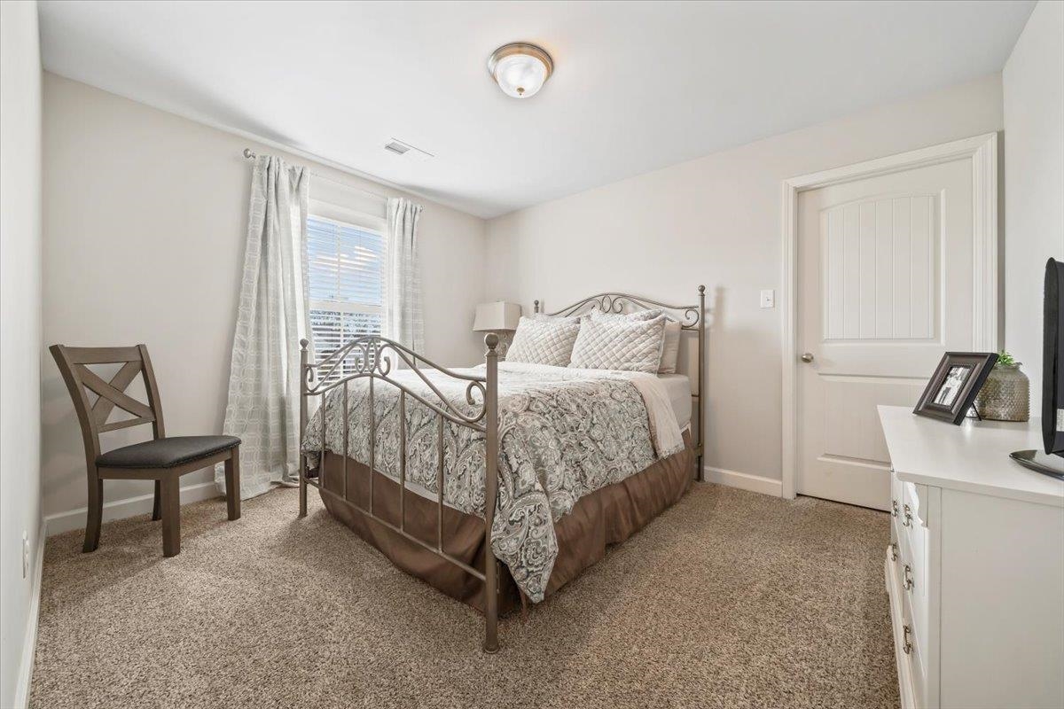 6303 CREEKSIDE LAKE DR