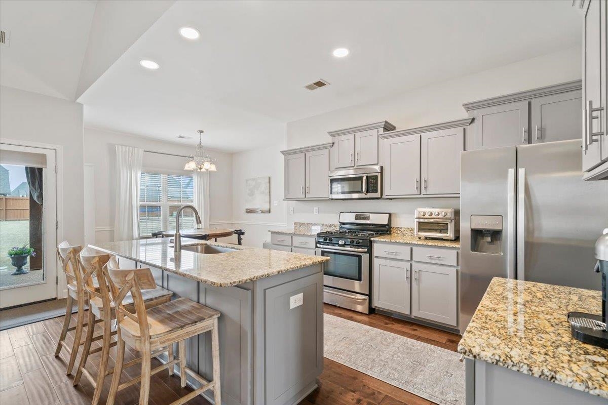 6303 CREEKSIDE LAKE DR