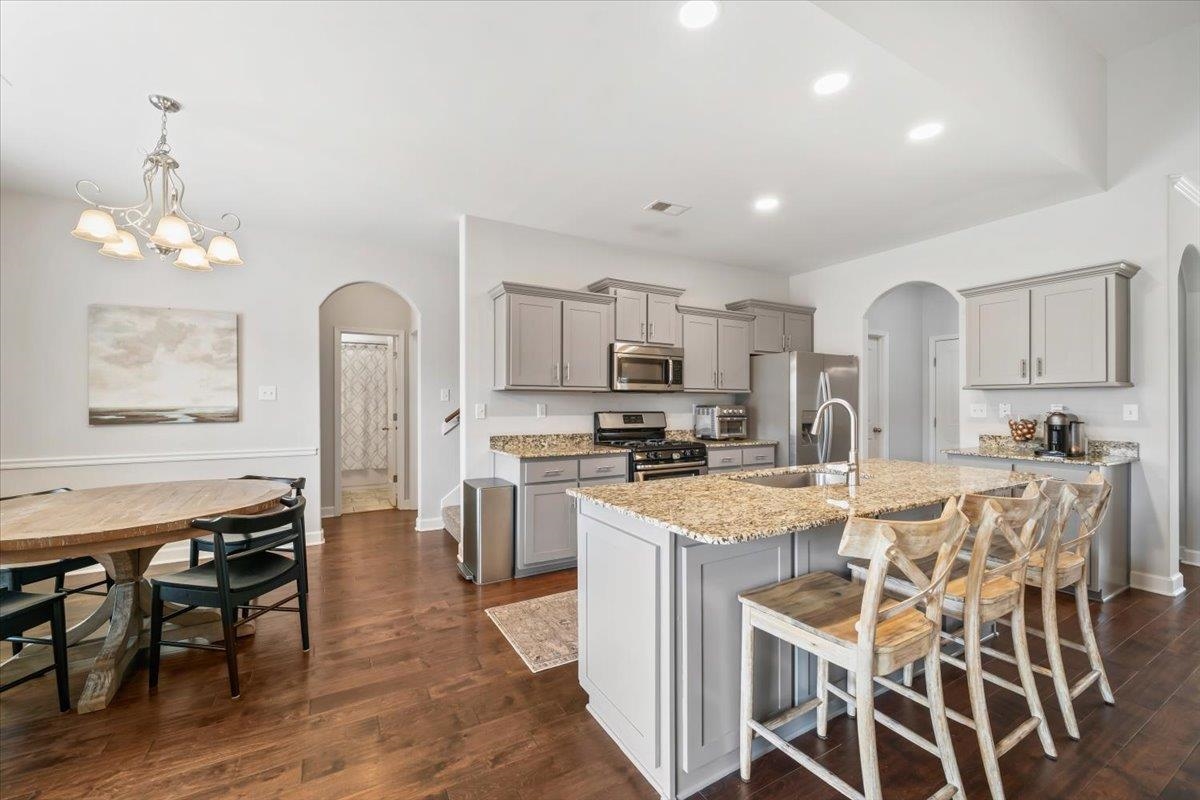 6303 CREEKSIDE LAKE DR