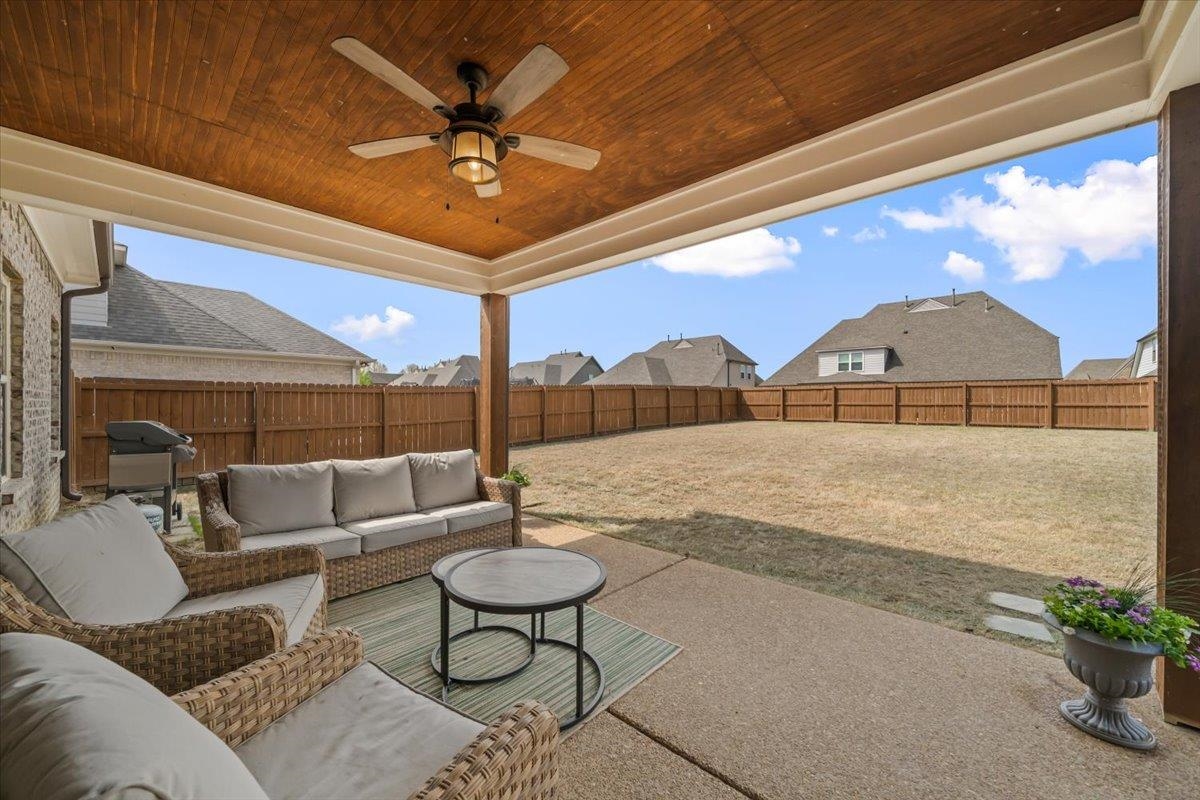 6303 CREEKSIDE LAKE DR