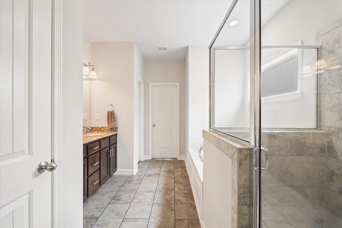 6303 CREEKSIDE LAKE DR