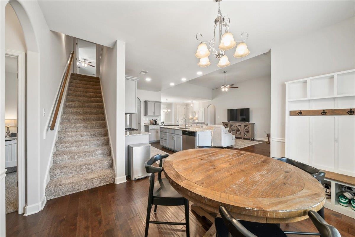 6303 CREEKSIDE LAKE DR