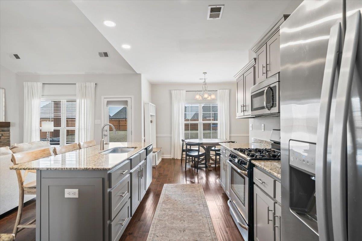 6303 CREEKSIDE LAKE DR