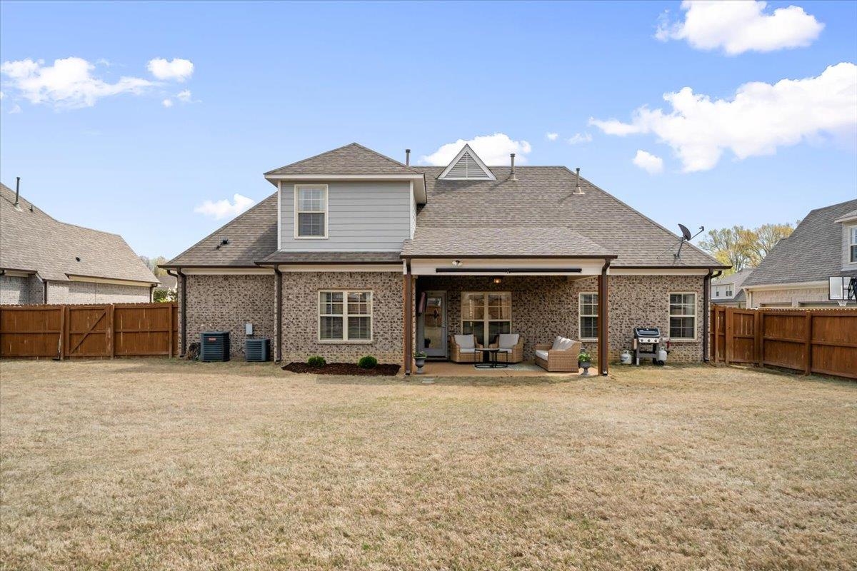 6303 CREEKSIDE LAKE DR