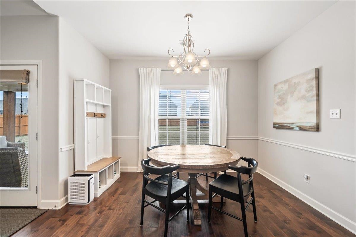 6303 CREEKSIDE LAKE DR