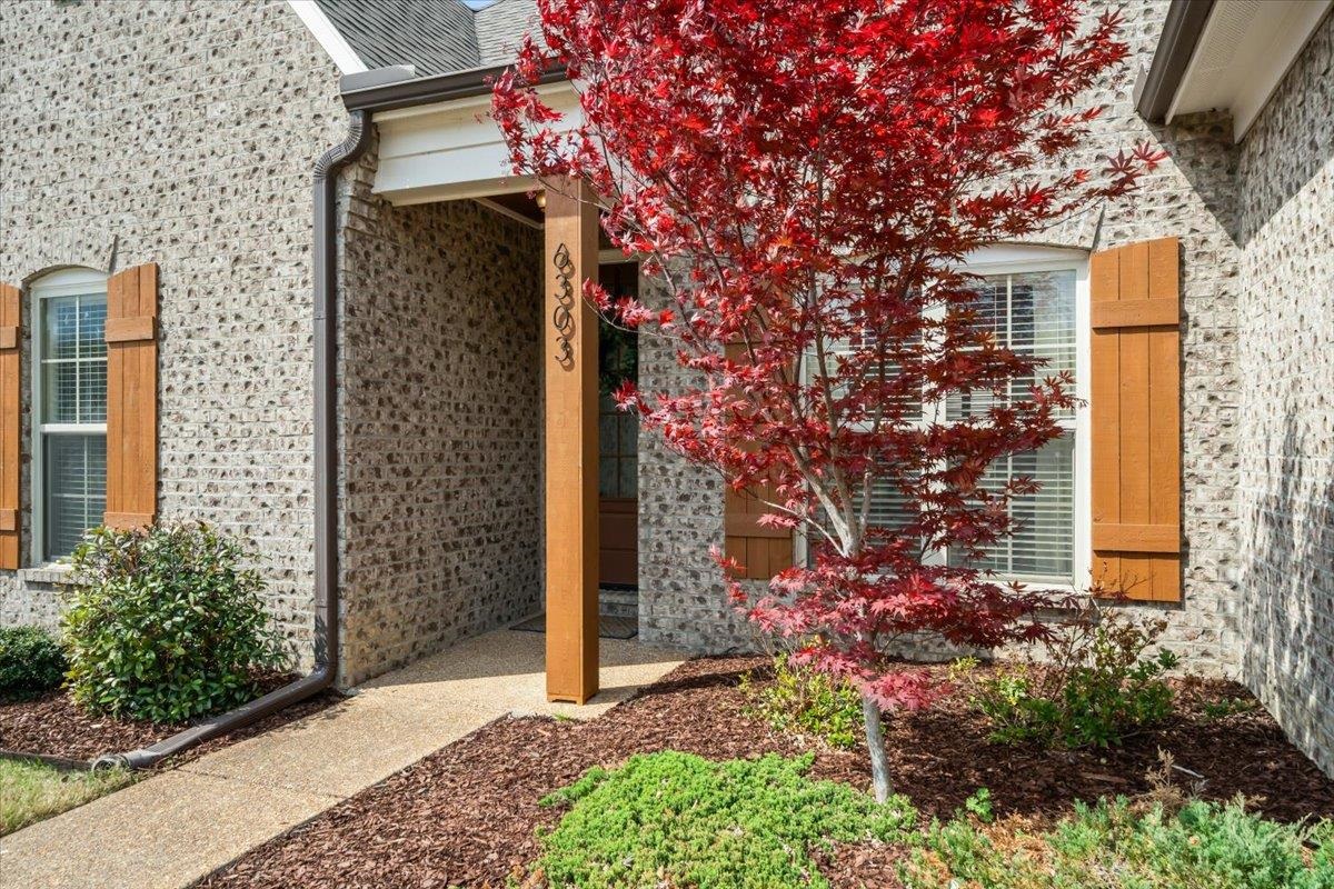 6303 CREEKSIDE LAKE DR