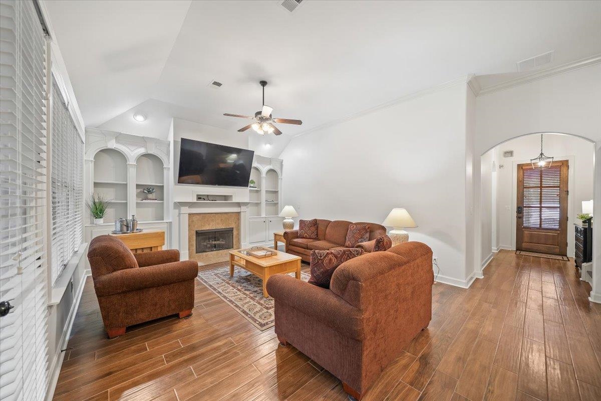 8558 WOODLAND ROSE CIR S