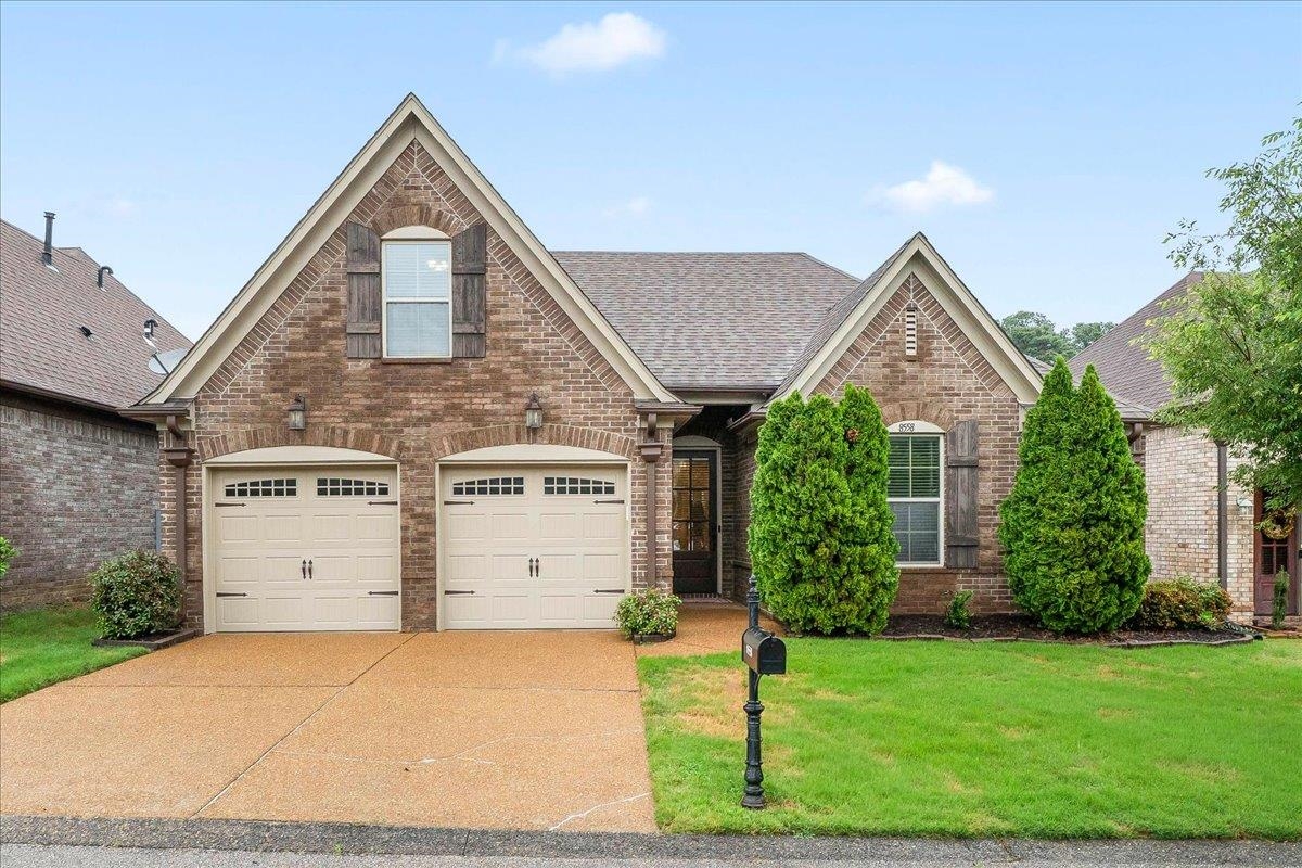 8558 WOODLAND ROSE CIR S