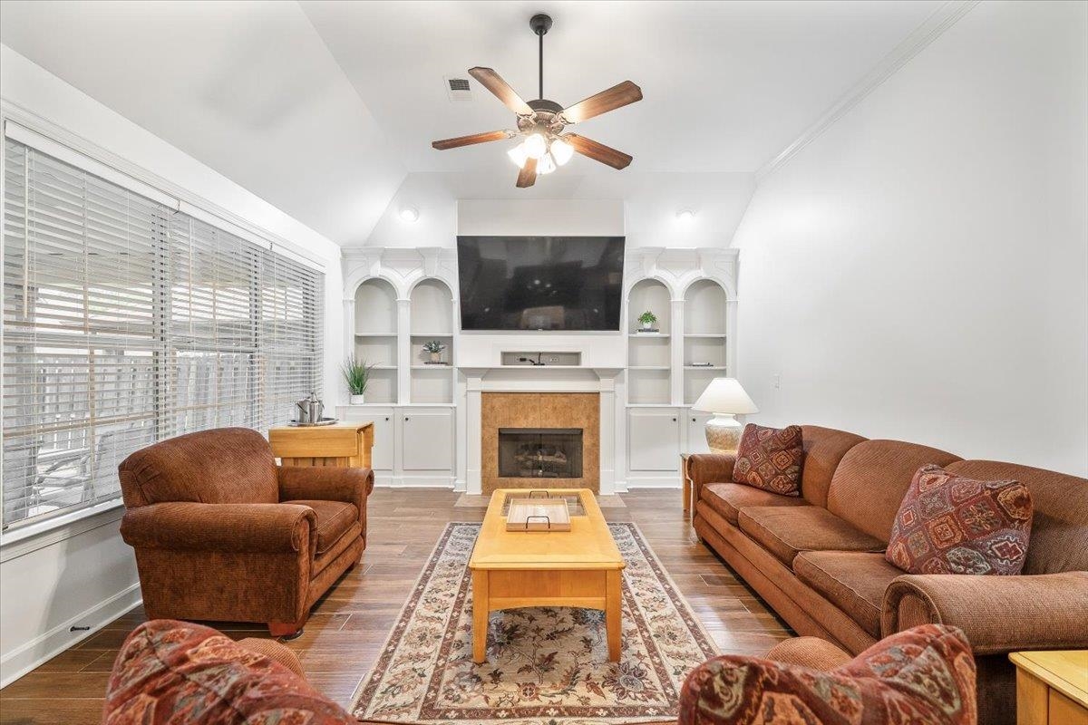 8558 WOODLAND ROSE CIR S