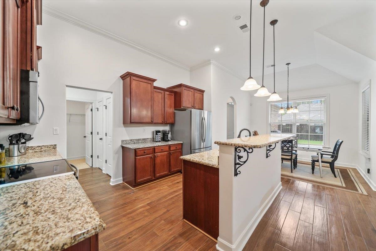 8558 WOODLAND ROSE CIR S