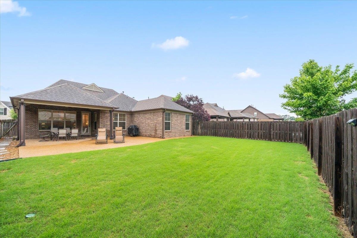 8558 WOODLAND ROSE CIR S