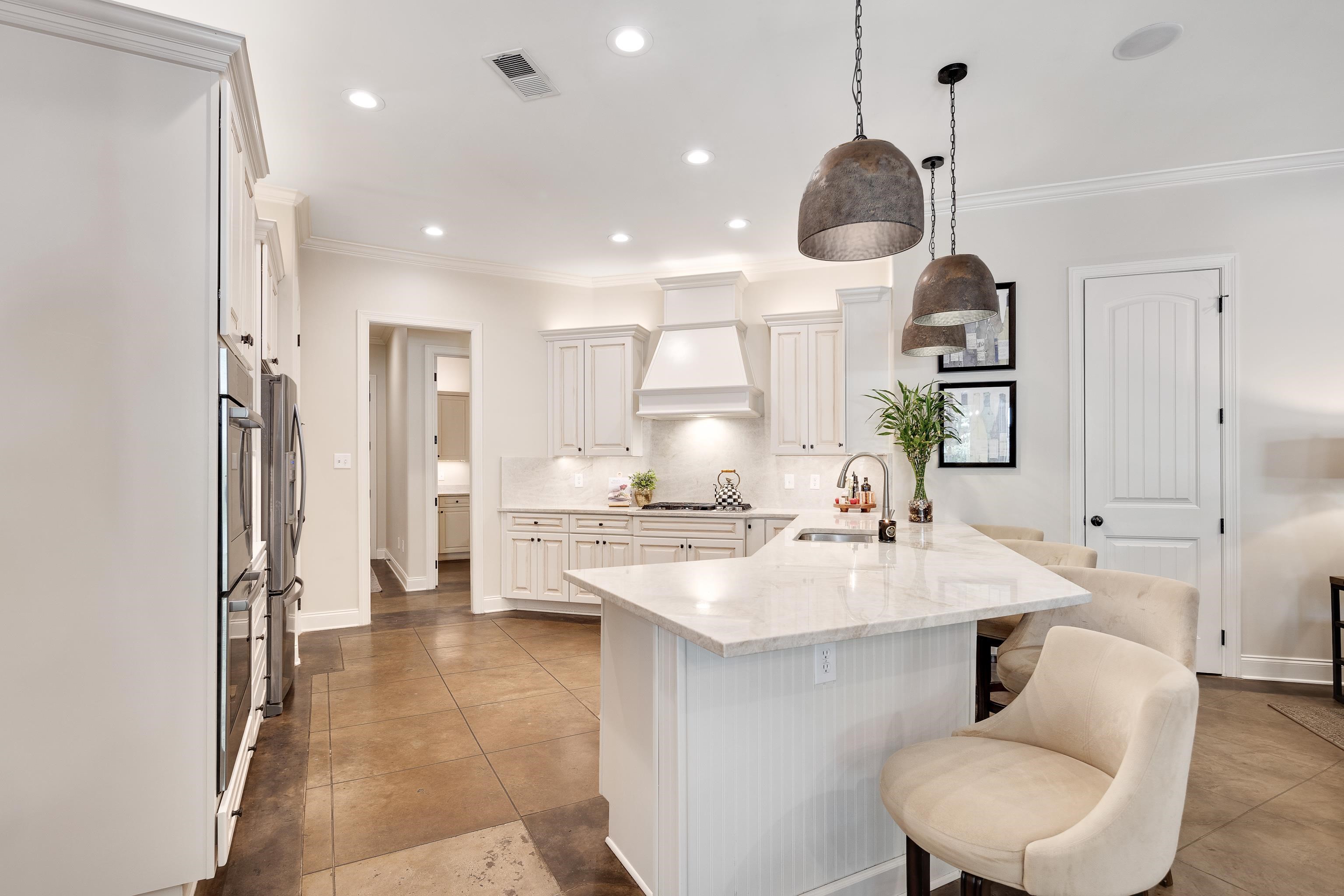 230 REGENT DR