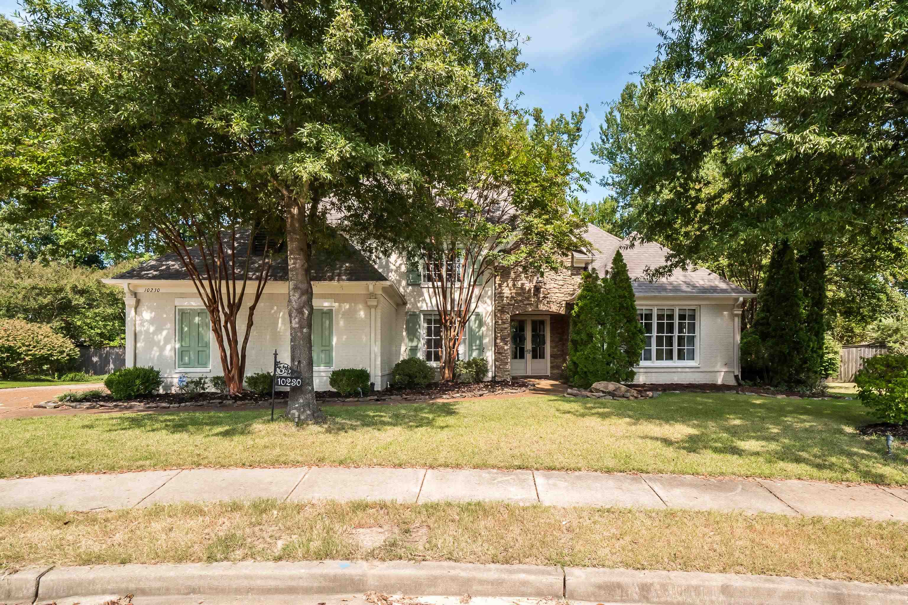 10230 MACKWOOD DR