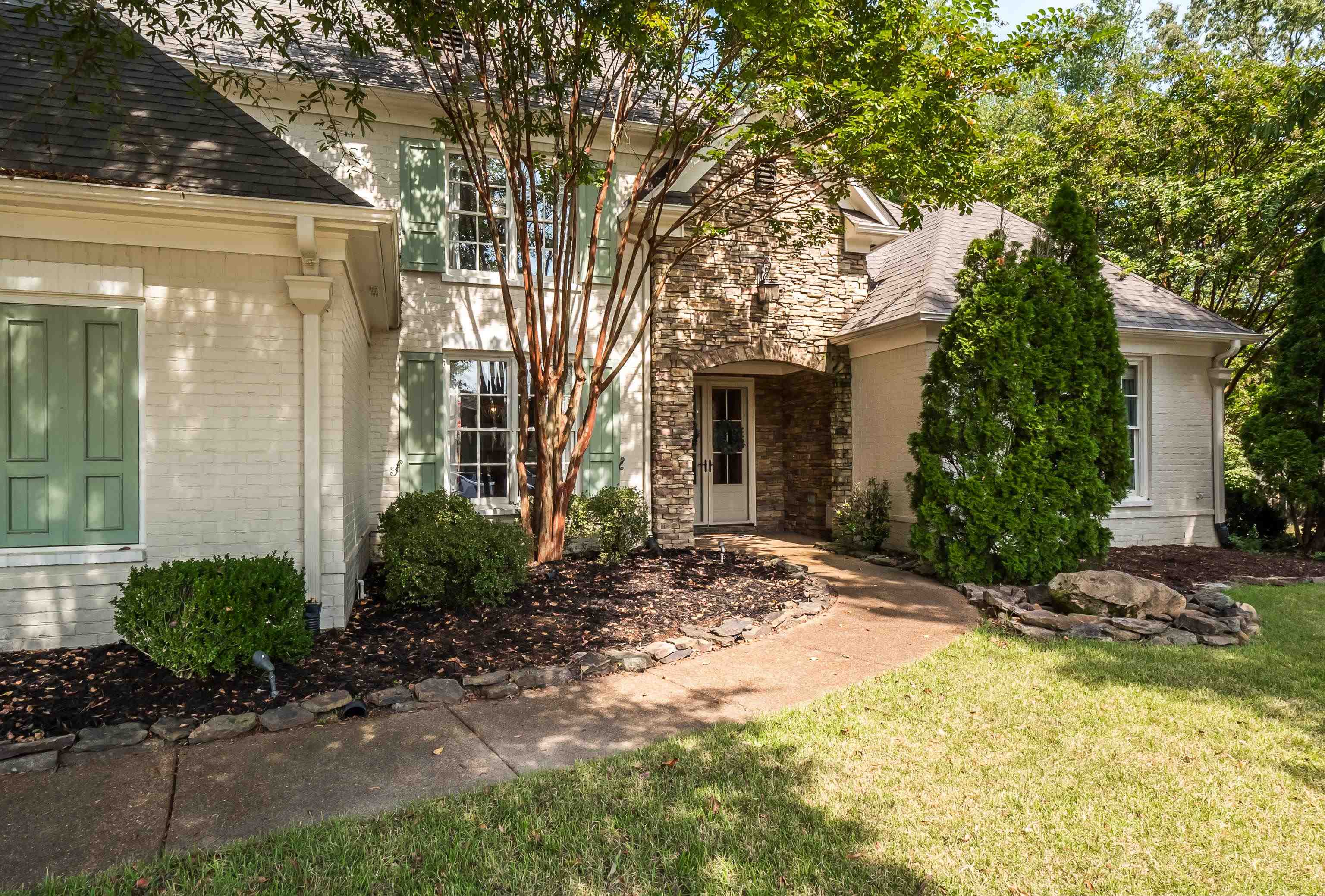 10230 MACKWOOD DR
