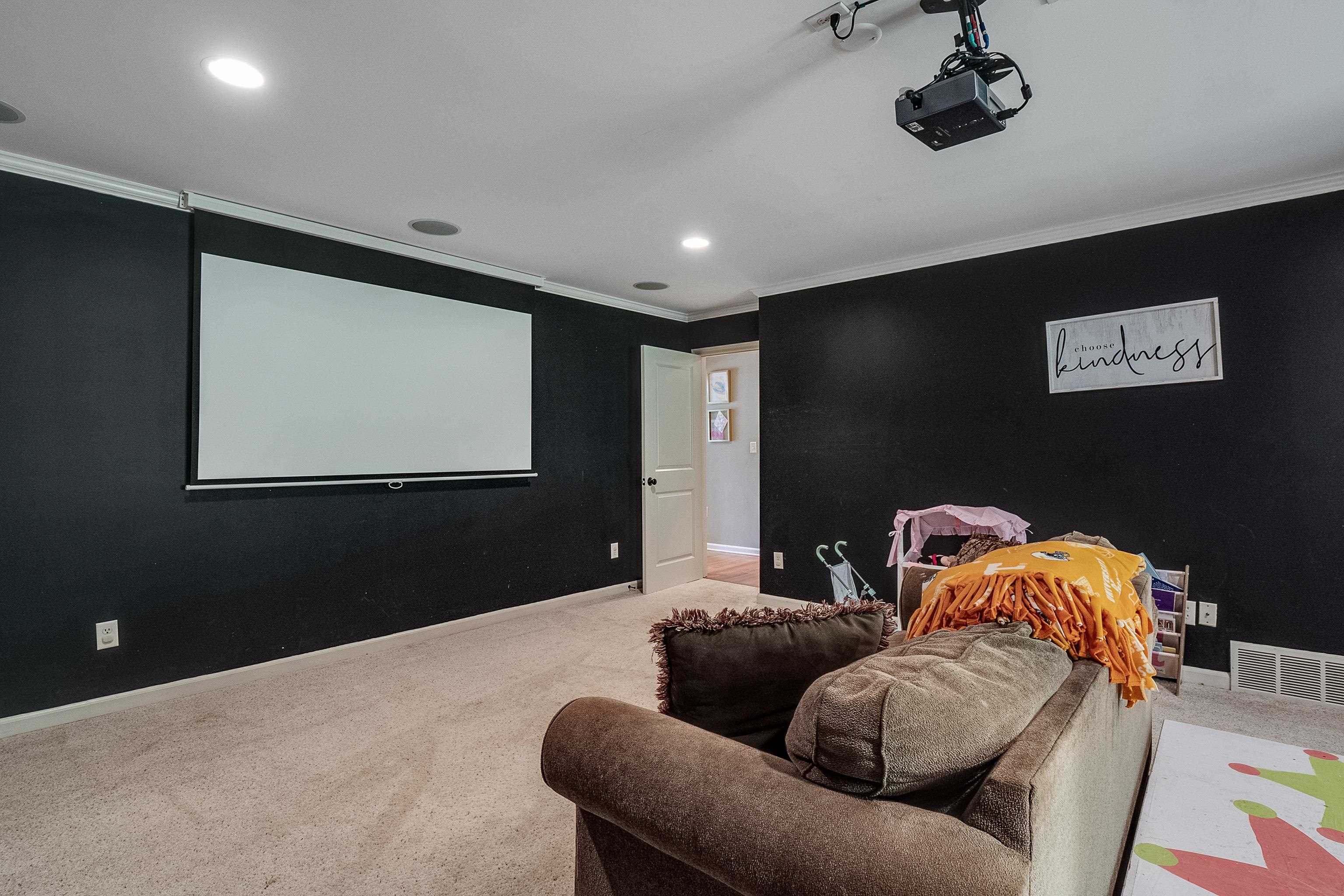 10230 MACKWOOD DR