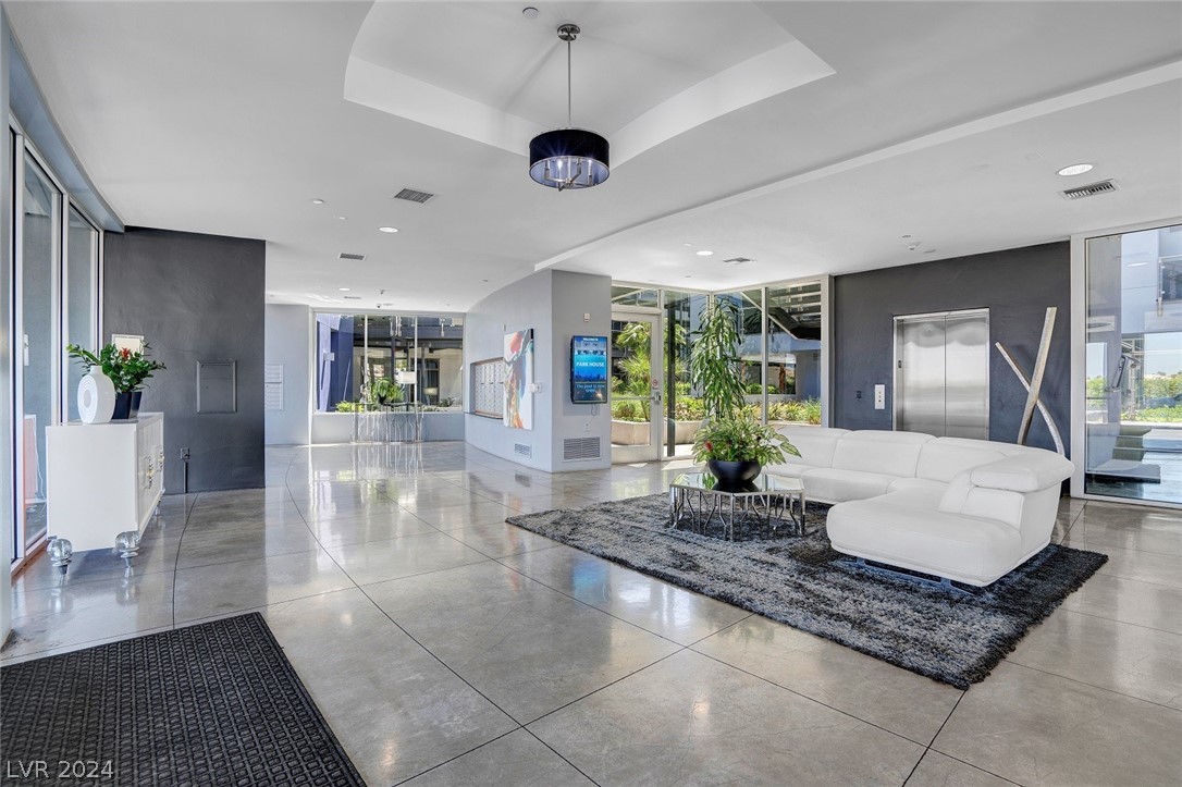 8925 West Flamingo Road 323