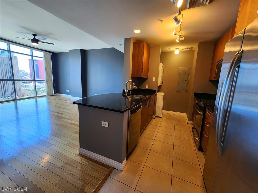 200 West Sahara Avenue 2305