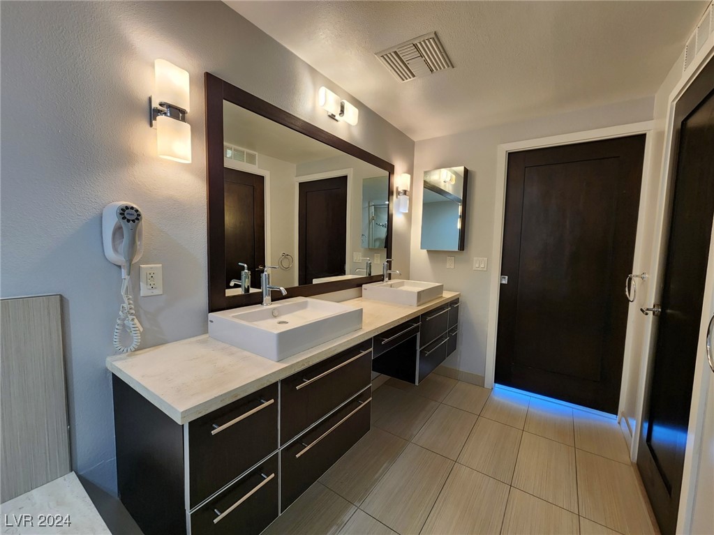 8925 West Flamingo Road 221