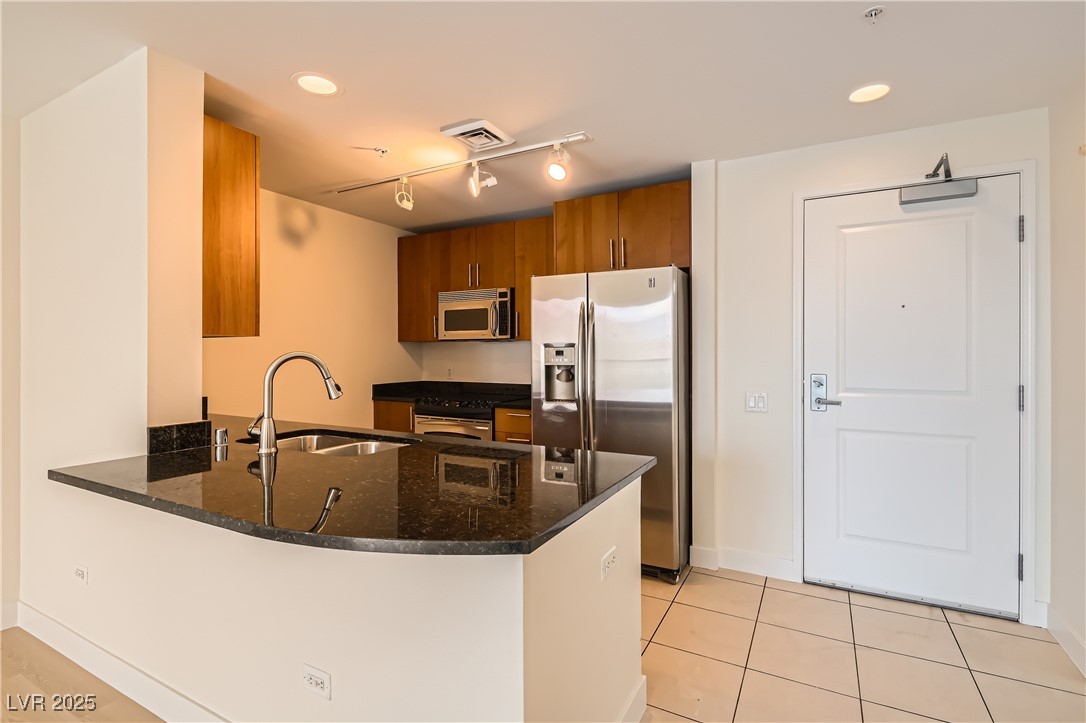 200 West Sahara Avenue 1102