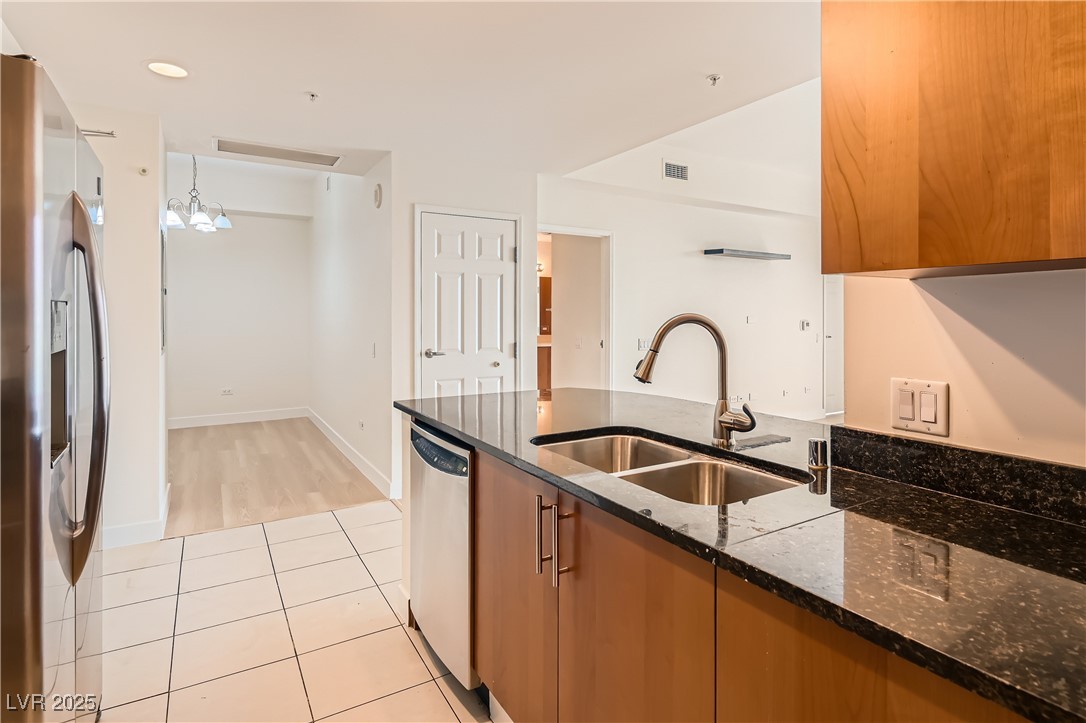 200 West Sahara Avenue 1102