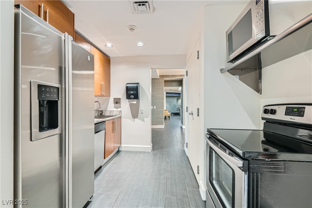 200 West Sahara Avenue 1102