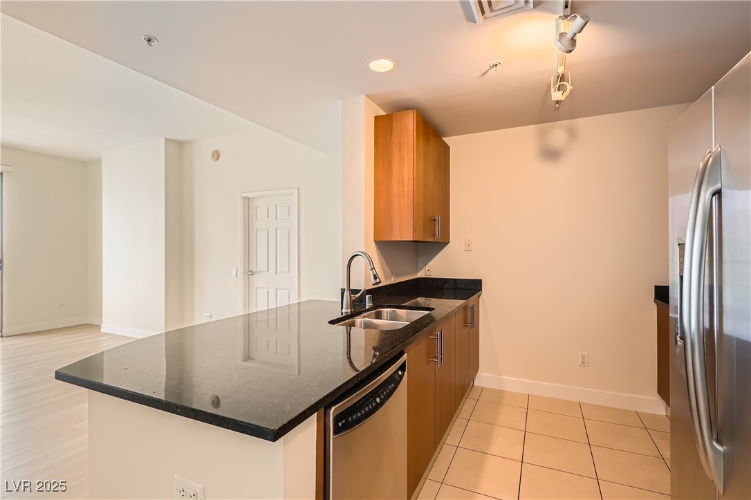 200 West Sahara Avenue 1102