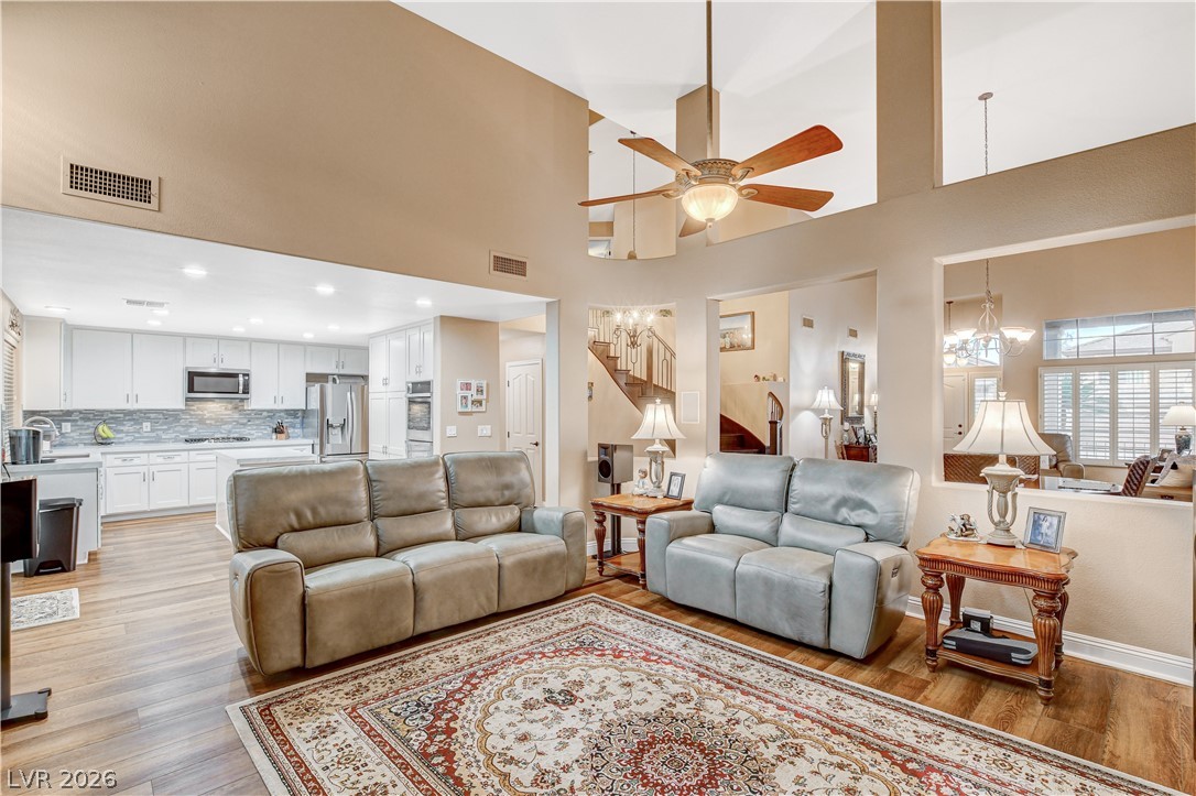 10133 Hill Country Avenue