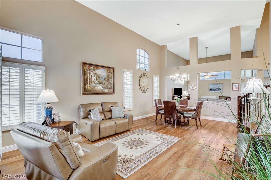 10133 Hill Country Avenue