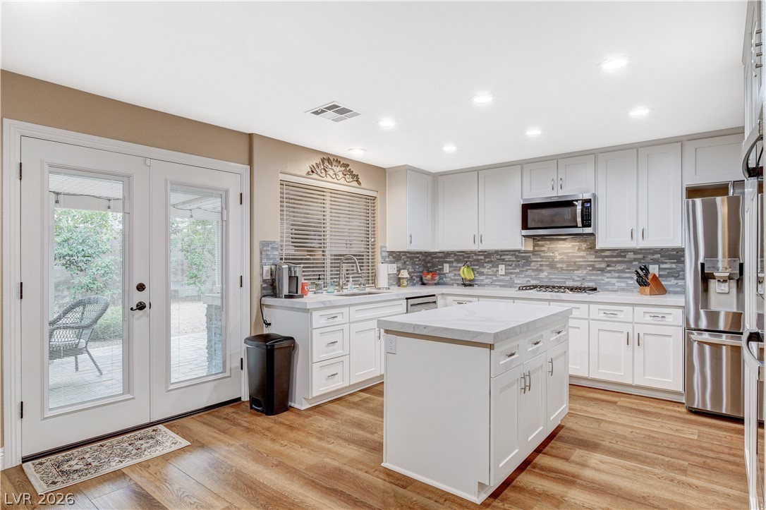 10133 Hill Country Avenue