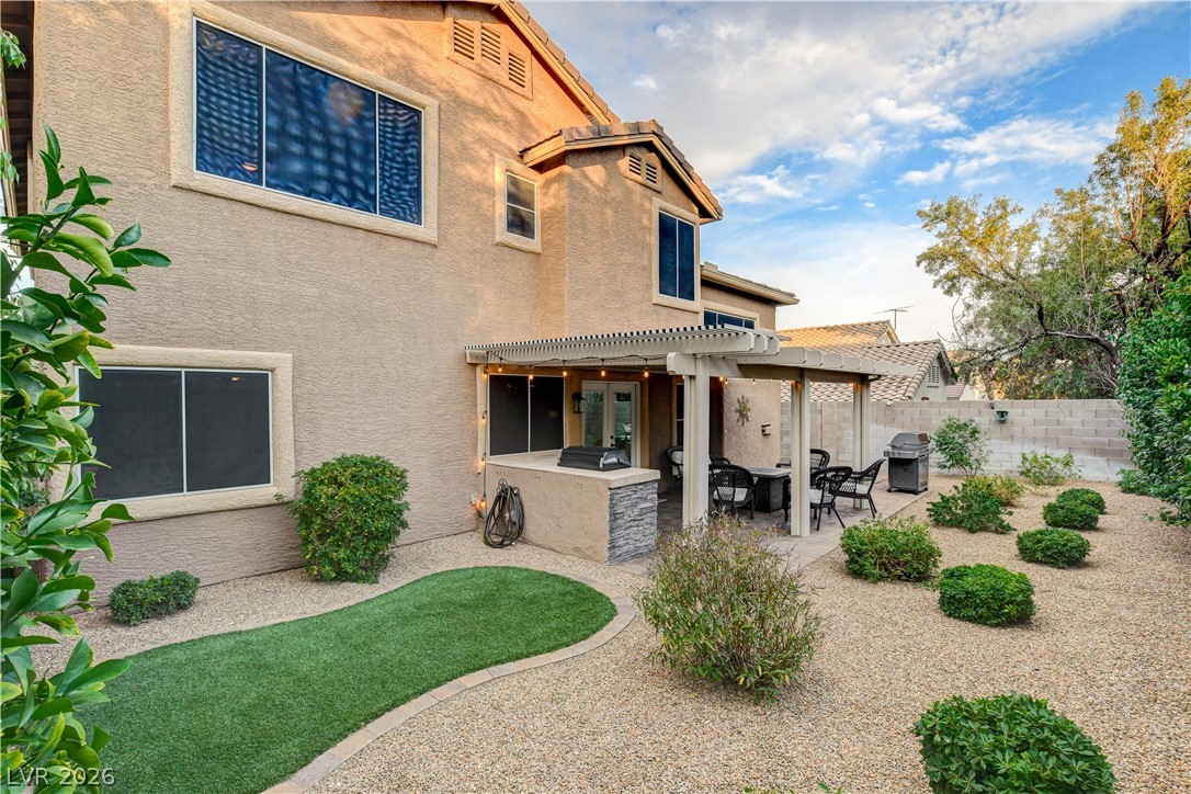 10133 Hill Country Avenue