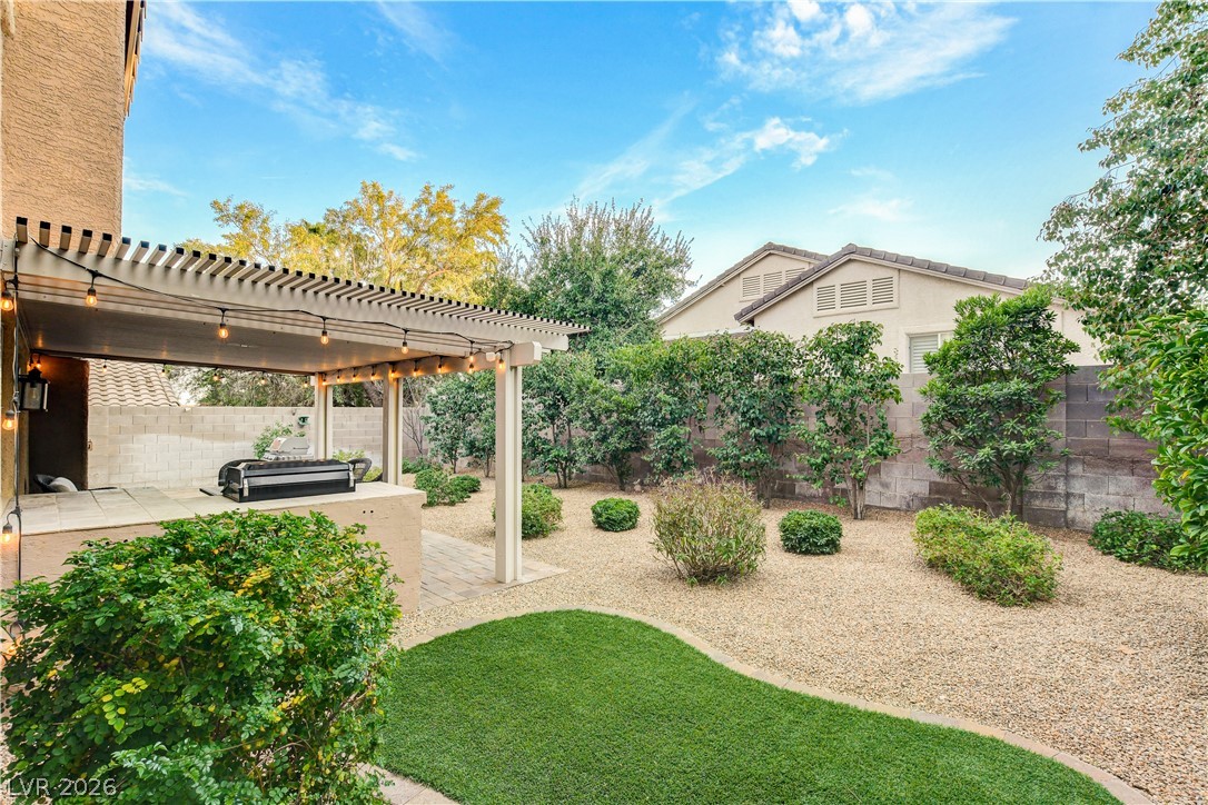 10133 Hill Country Avenue