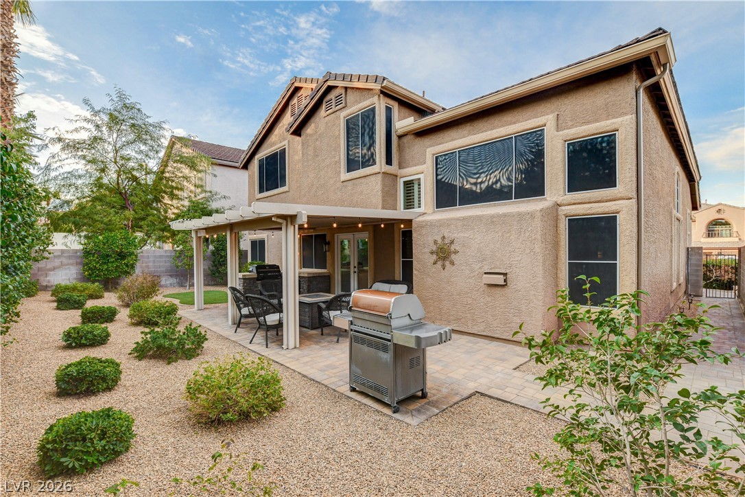 10133 Hill Country Avenue