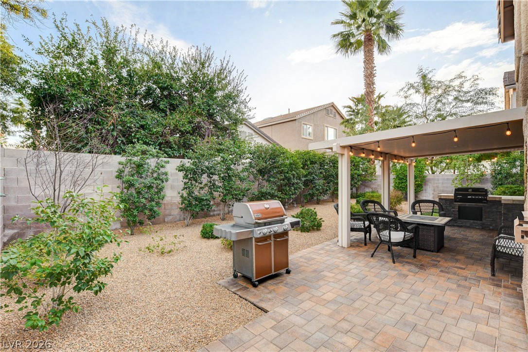 10133 Hill Country Avenue