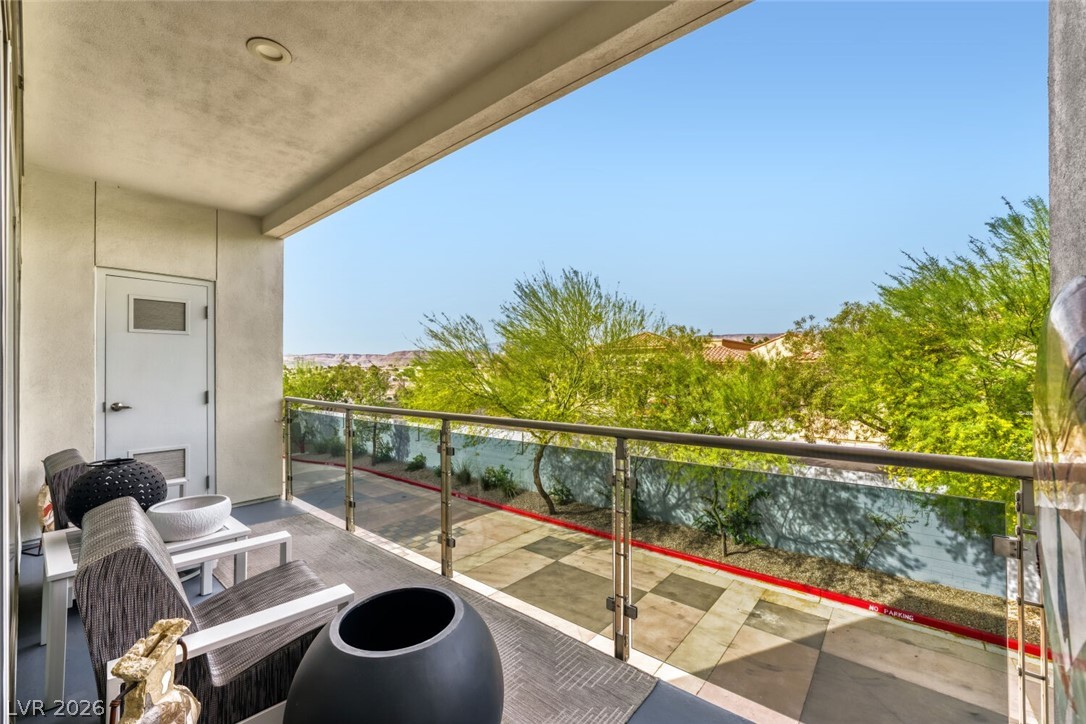 8925 West Flamingo Road 207