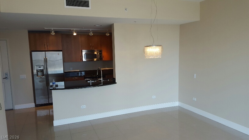200 West Sahara Avenue 2004